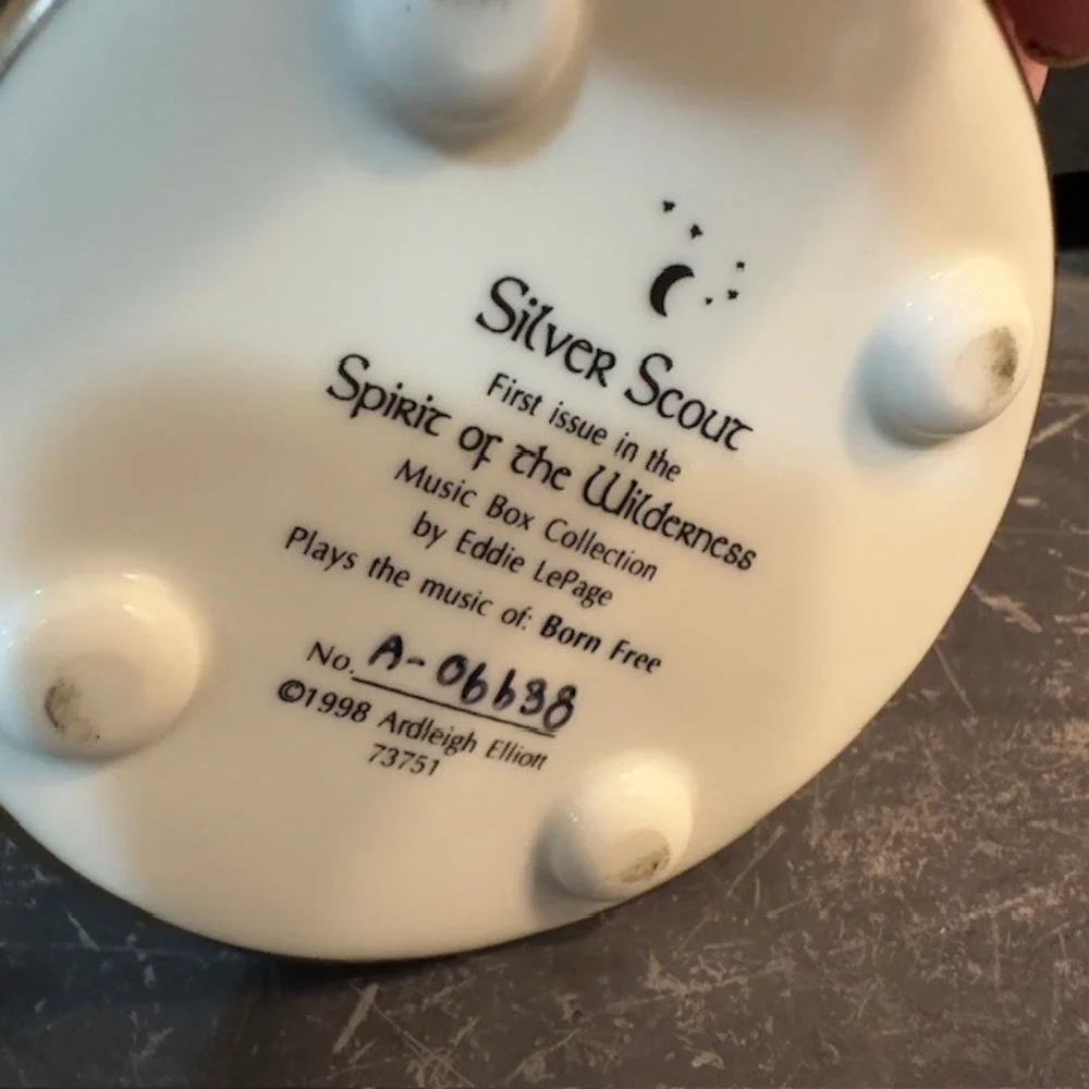 Silver Scout Spirit of the Wilderness Music Box Wolf Art‎ Eddie LePage 1998